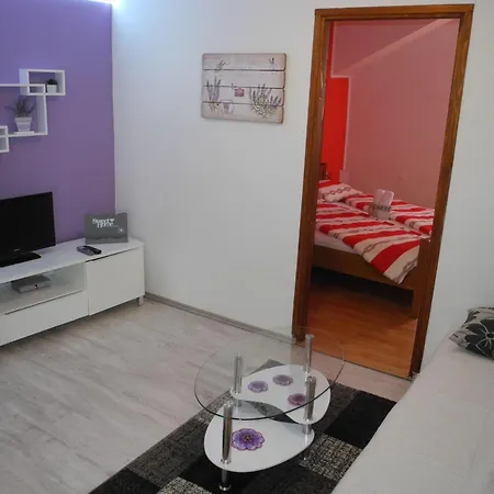 Fuer 3 Personen Mit Terrasse By Interhome