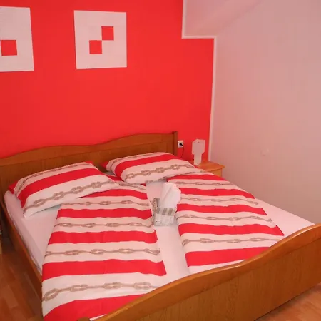 Fuer 3 Personen Mit Terrasse By Interhome Apartment *