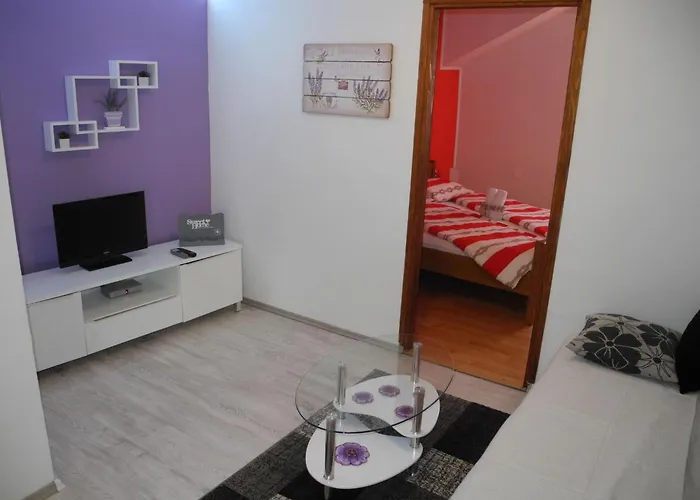 Fuer 3 Personen Mit Terrasse By Interhome