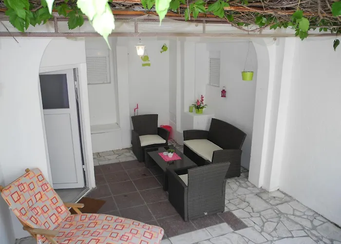 Fuer 3 Personen Mit Terrasse By Interhome Apartment *
