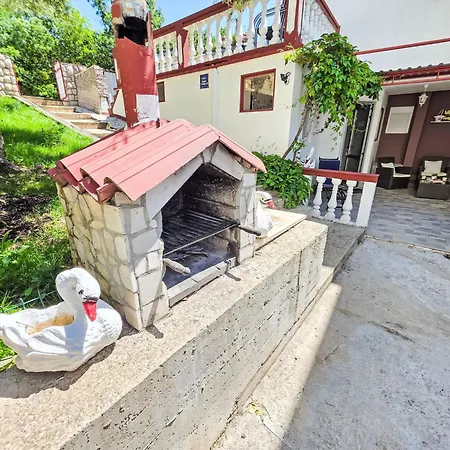 Fuer 3 Personen Mit Terrasse By Interhome * Crikvenica