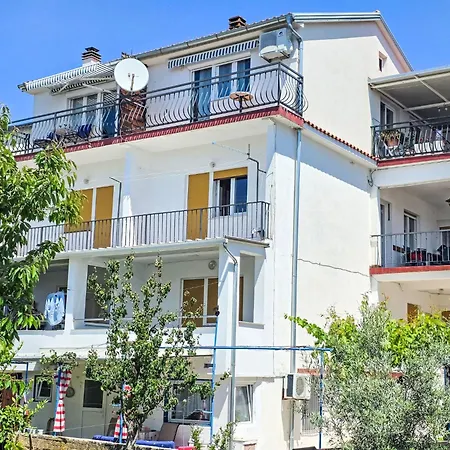 Fuer 3 Personen Mit Terrasse By Interhome Appartement