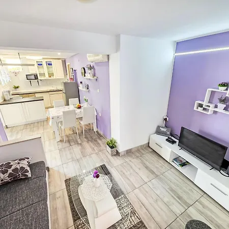 Fuer 3 Personen Mit Terrasse By Interhome