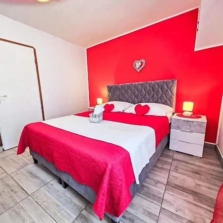 Fuer 3 Personen Mit Terrasse By Interhome